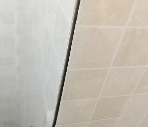 望奎瓷砖空鼓维修公司分享阳台瓷砖脱落的修复过程可以分为以下几个步骤